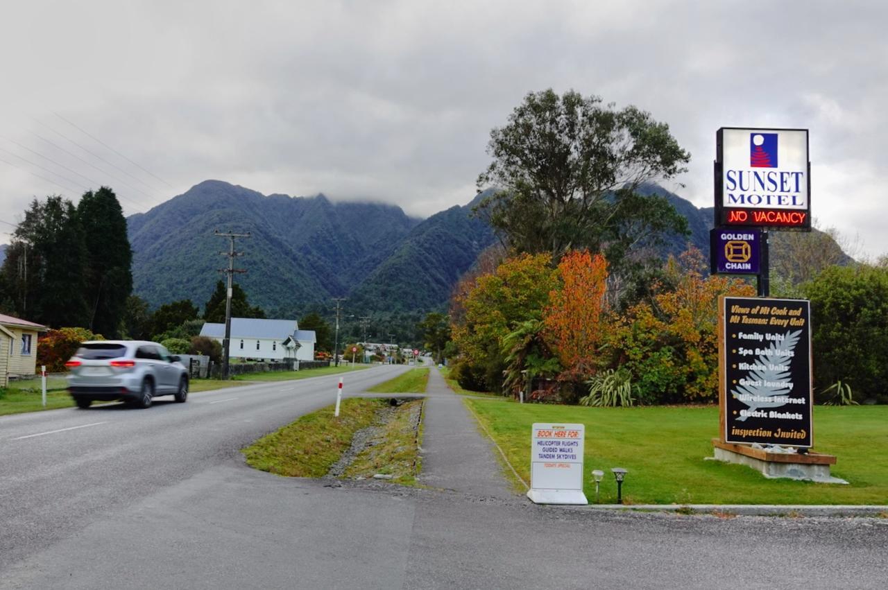 Sunset Motel Глетчер Фокс Екстериор снимка