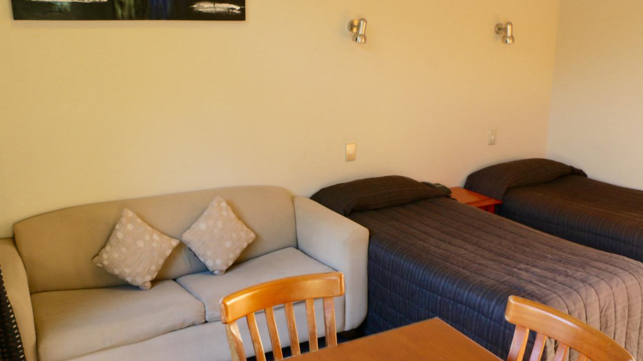 Sunset Motel Глетчер Фокс Екстериор снимка