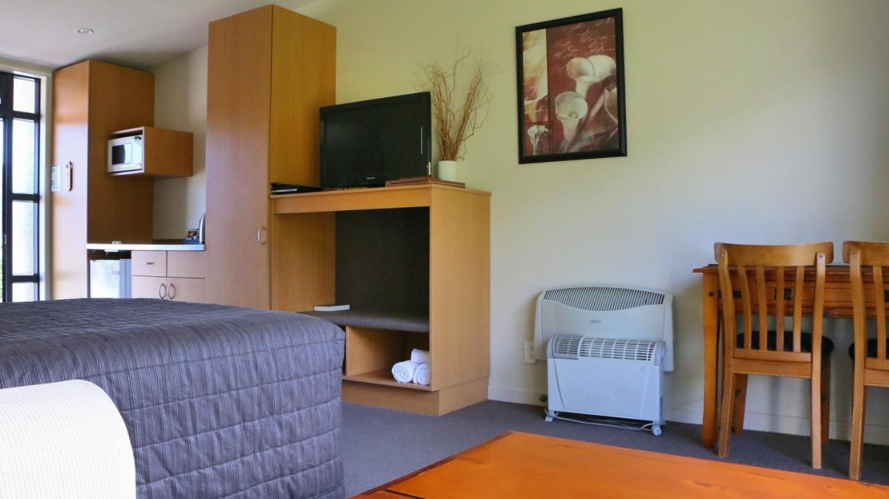 Sunset Motel Глетчер Фокс Екстериор снимка